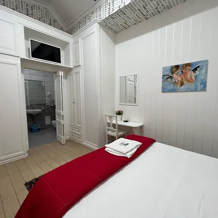 Tiffany Hotel Varcaturo