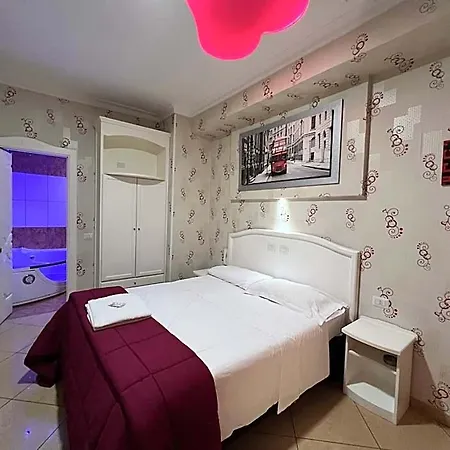 Tiffany Hotel Varcaturo